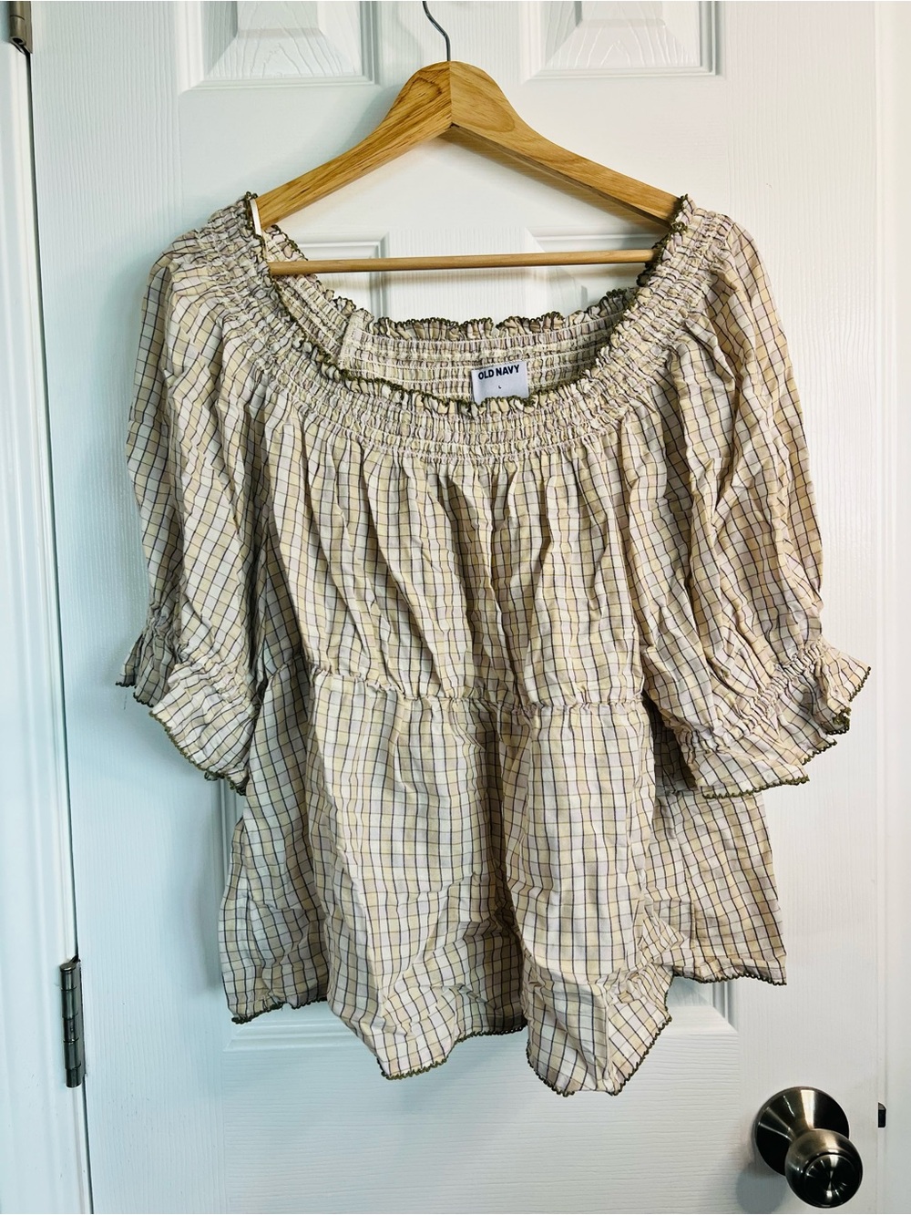 Old Navy Textured Smocked Top in Pale Yellow and Light Gray